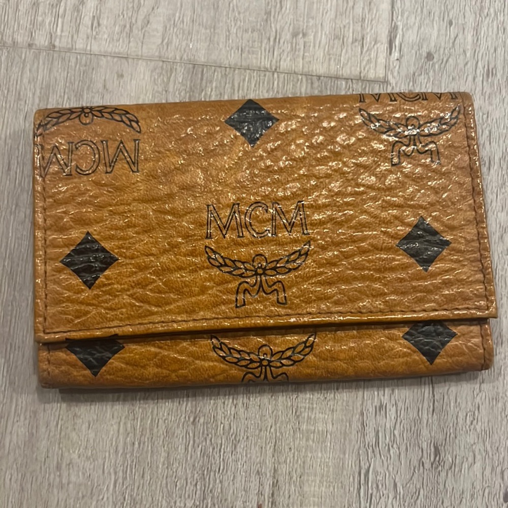 Prelove: Vintage MCM Keycase Card